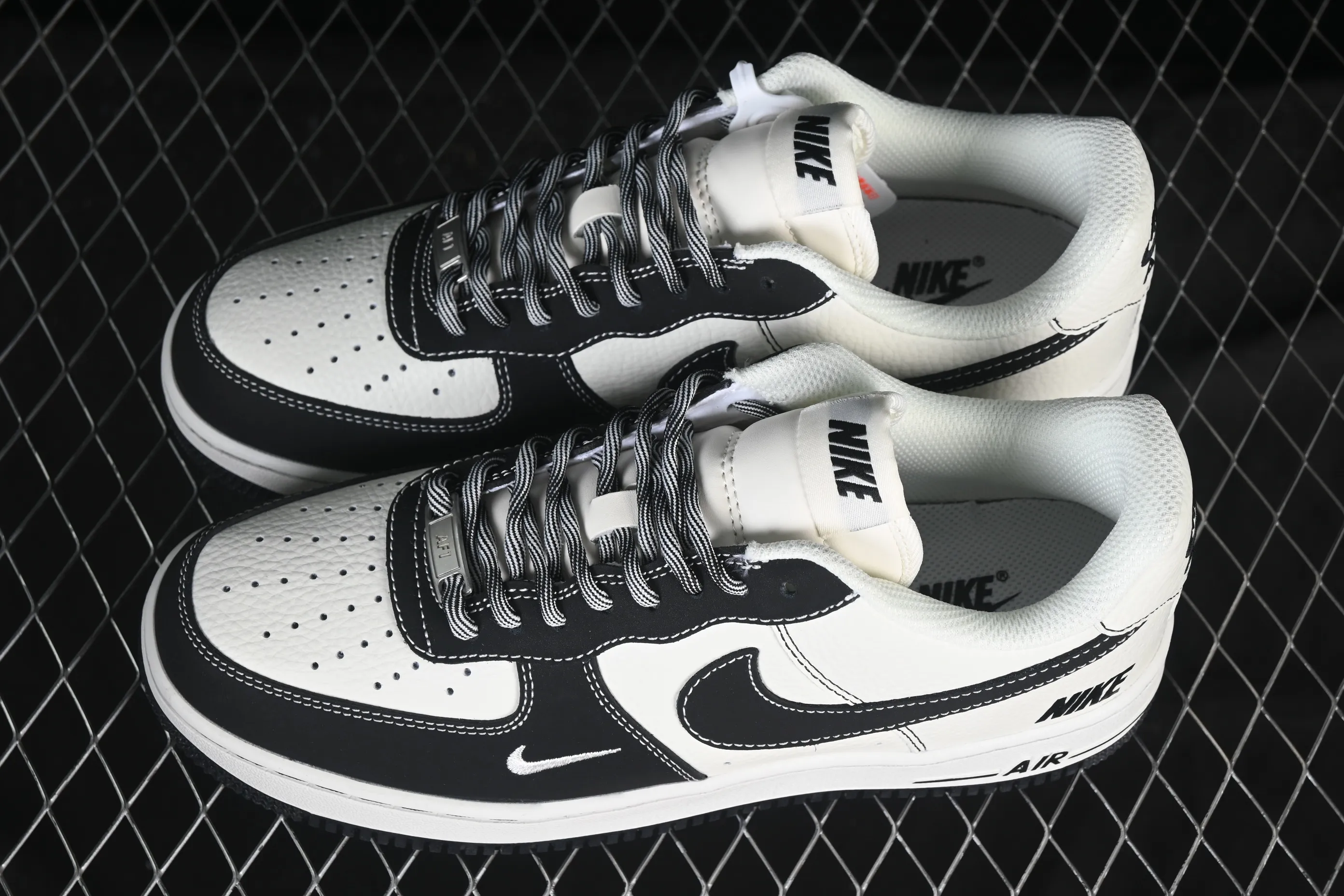 All Categories Nk Air Force 1 Air Force Series Nk Air Force 1 Low Air Force Low Nike Air Force 1'07 Low Classic Black and White Air Force One Low Casual Shoes NH0601-574